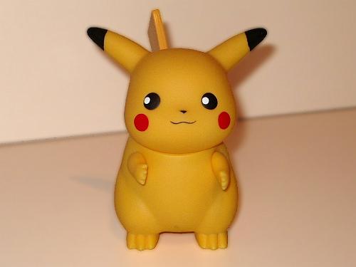 ActionFigure_Nintendo_Pikachu_02.jpg