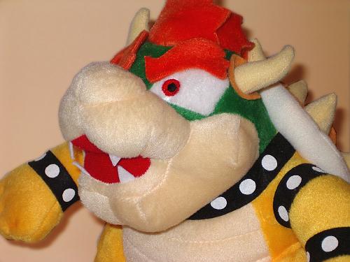 Pluche_Bowser_Nintendo_01.jpg