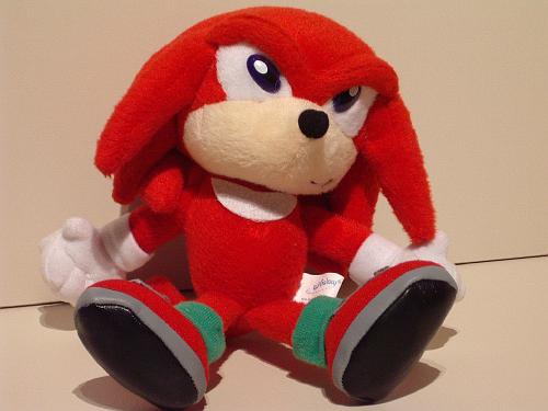 Pluche_Knuckles_Sega_01.jpg