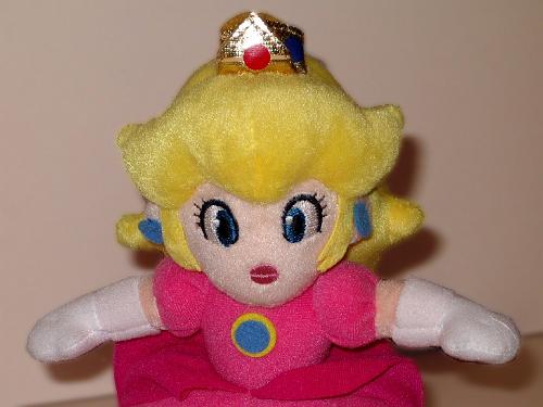 Pluche_Princess_Nintendo_03.jpg