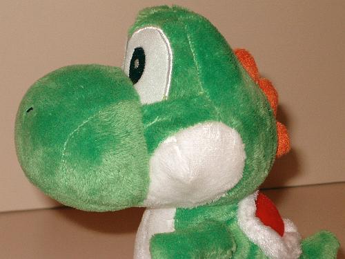 Pluche_Yoshi_Nintendo_03.jpg