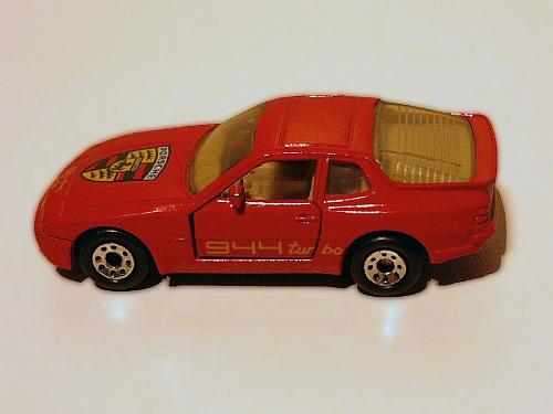 Porsche944_Matchbox_Turbo_03.jpg